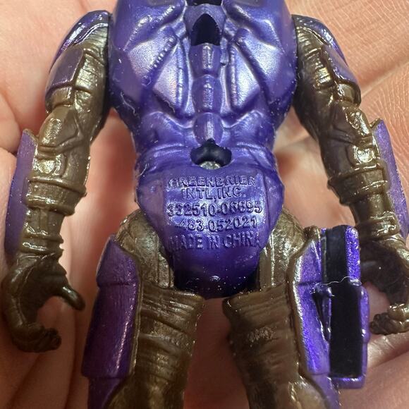 Torn Final Faction Action Figure Purple Toy Reversible Head Covert Ops - Picture 7 of 7